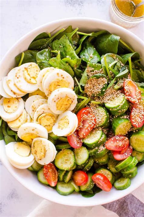 Simple spinach salad recipe with EASY healthy salad dressing you can ...