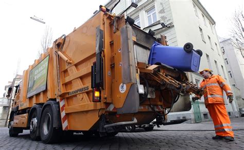 UK bin lorries fitted with 7 spy cameras to catch and fine recycling ...