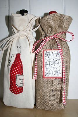 redneedle sewing: Handmade Monday - Wine Bottle Gift Bag Tutorial: | Fabric wine bottle bag ...