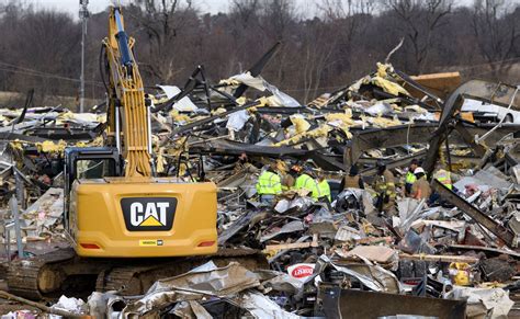 Mayfield Tornado Damage in Kentucky [PHOTOS & VIDEOS] | Heavy.com