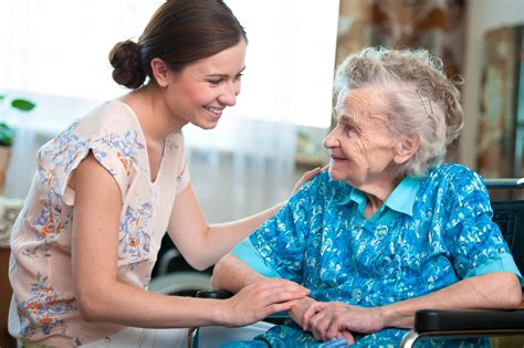 4 Types of Long-Term Care Facilities for Your Elderly Loved One