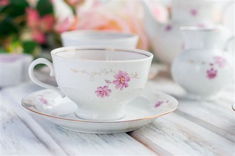 tea set with floral print (589626)