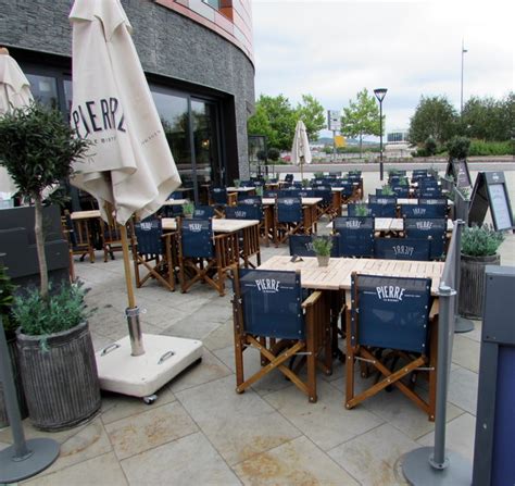 Le Bistrot Pierre outdoor dining area,... © Jaggery :: Geograph Britain and Ireland