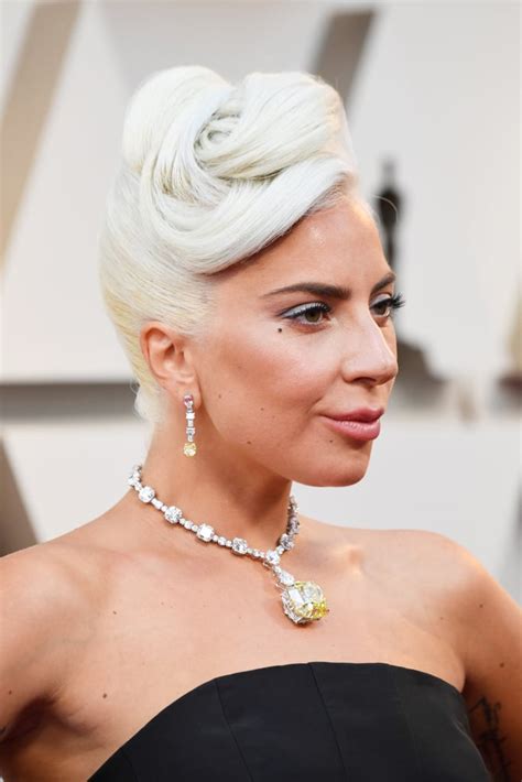 Lady Gaga Wears 128-Carat Yellow Tiffany Diamond Necklace to 2019 Oscars | Lady Gaga's Necklace ...