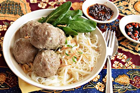 How to Make Bakso, Indonesian Meatballs