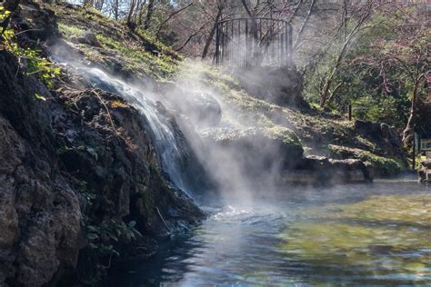 Hot Water Cascade, Hot Springs National Park - Go To National Parks