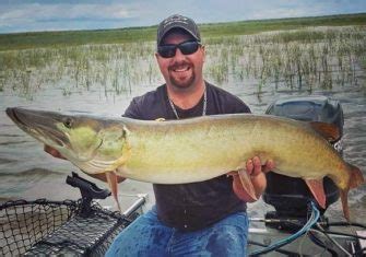 3 Best Musky Nets (Great Picks for All Budgets) – Strike and Catch