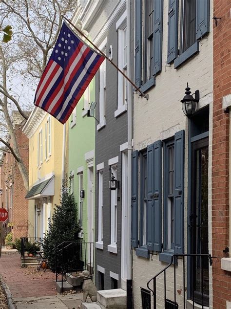 Serapis flag spotted in Philly : r/vexillology