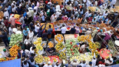 Fears of another inferno at Bangladesh's busy Iftar Bazar | Bangladesh News | Al Jazeera