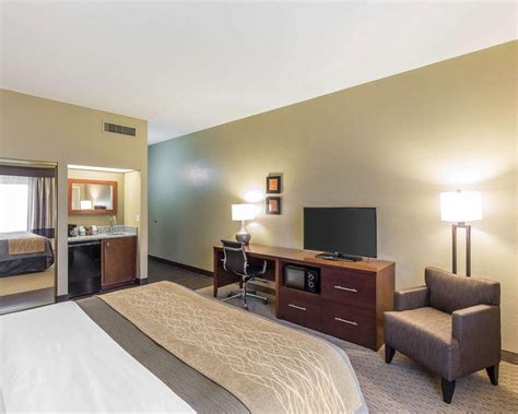 Comfort Inn & Executive Suites Naples, FL - See Discounts