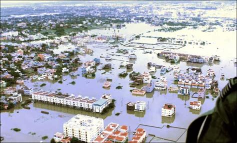 Chennai floods 2015 (view of Chennai submerged in storm water flood) | Download Scientific Diagram