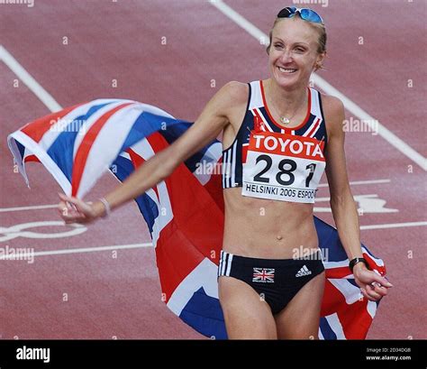 Great Britain's Paula Radcliffe celebrates winning the Womens Marathon ...