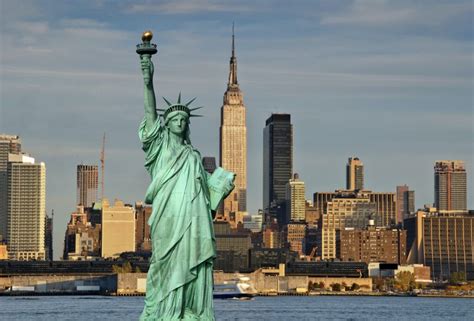 5 Famous U.S. Landmarks To See In 2021 - Travel Off Path