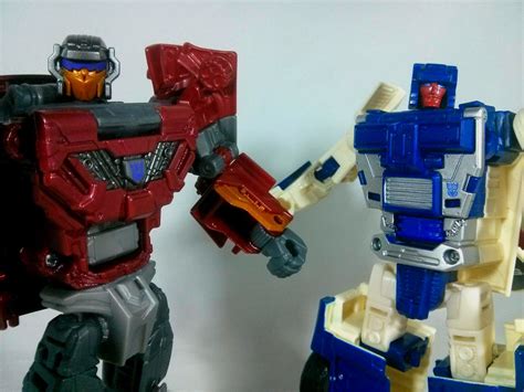 Toybox Soapbox: Transformers Combiner Wars Breakdown Review