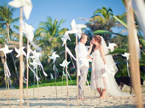 Beach wedding in Goa - Artists and Dancers in Goa