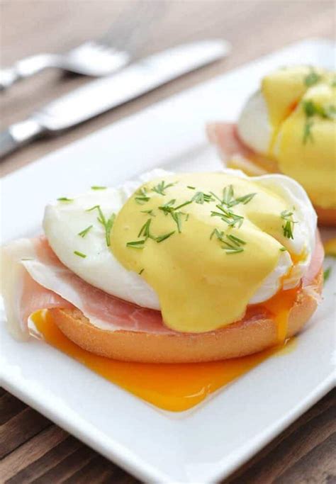 Easy Eggs Benedict Recipe - The Kitchen Magpie