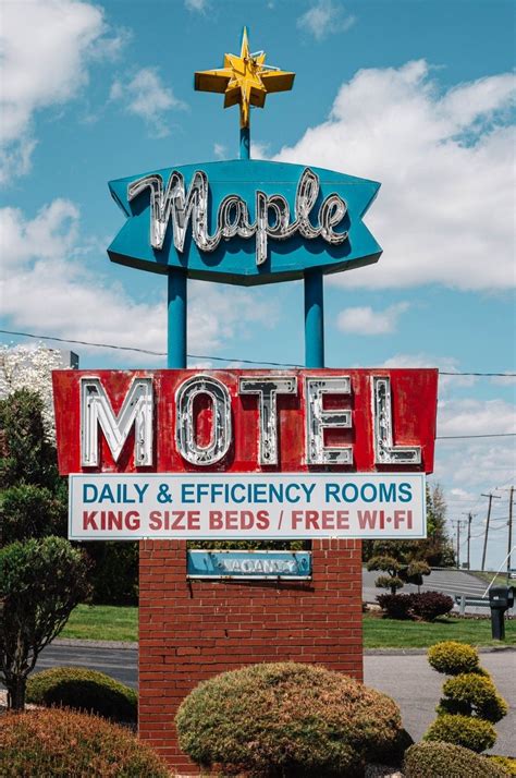 Vintage Neon Signs, Newington, Hotel Motel, Old Signs, Googie, Postcards, Restaurants, Hotels, Olds