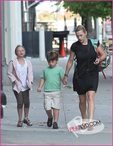 Kate Winslet walks with her kids - Kate Winslet Photo (6421980) - Fanpop