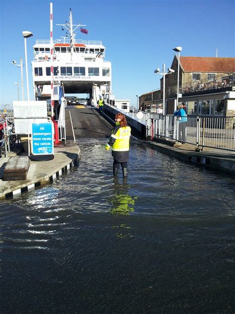 Isle of Wight High Tide Flood – FloodList