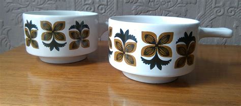 Two seriously cool 70s soup bowls by Staffordshire Potteries | Etsy | Soup bowl, Bowl, Pottery