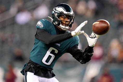 Report: Injury Diagnosis Is In For Eagles WR DeVonta Smith - The Spun