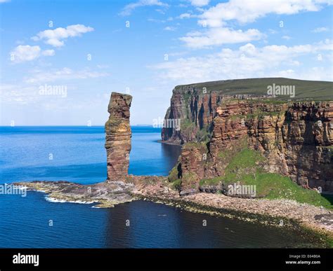 dh Scotland atlantic Cliffs OLD MAN OF HOY ORKNEY Red sandstone sea ...