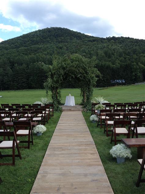 Create the Perfect Floral Wedding Trellis