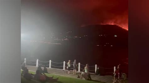 Thousands Escape ‘Out Of Control’ Fire In Kelowna B.C. - Videos from The Weather Channel