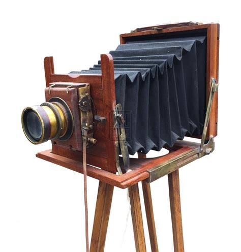 American Prop Hire » Folding Plate Camera with Tripod - Keeley Hire