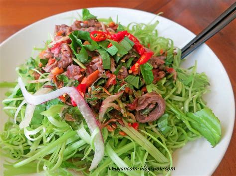 A Blog of Salt: Rau Muong Tron Thit Bo - Beef Water Spinach Salad | Water spinach, Spinach salad ...