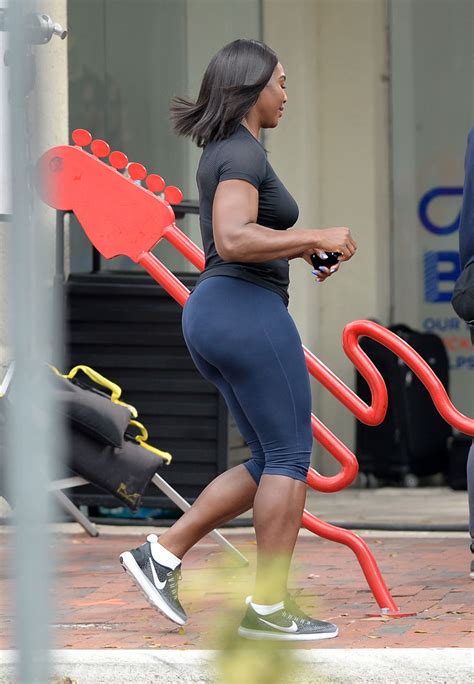 Serena Williams Shows Off Her Famous Curves in Tight Workout Gear ...