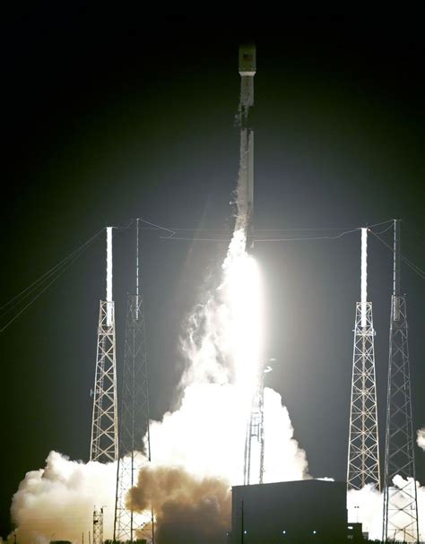 SpaceX launches 60 little satellites, 1st of thousands