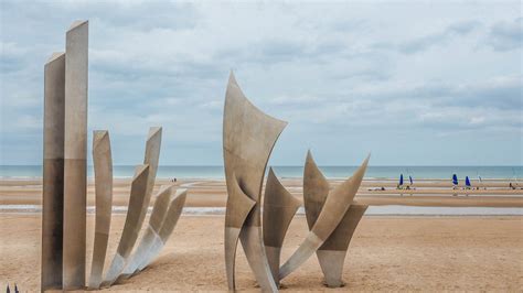 What to See at Omaha Beach, Normandy: 19+ Best D-Day Sites