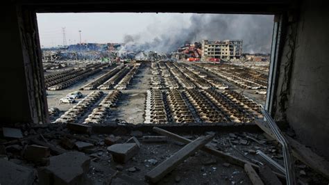 Workers begin clearing site of deadly explosion in Tianjin | CTV News