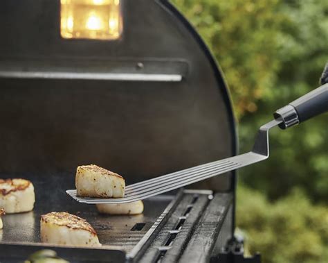 Weber Griddle Flexible Spatula for Grilling | Green Acres Outdoor Living