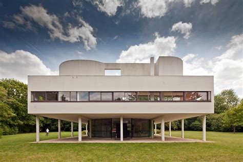 Modernist Architecture: Observing Le Corbusier