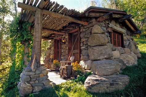 Two very different stone cottages - Handmade Houses with Noah Bradley