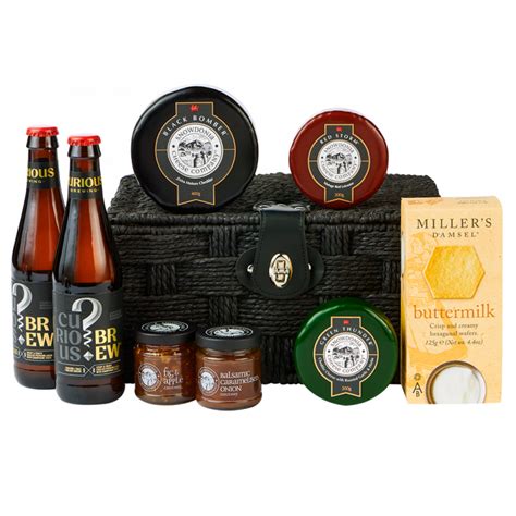 Buy Cheese Gifts & Hampers | Cheddar Cheese | Snowdonia Cheese