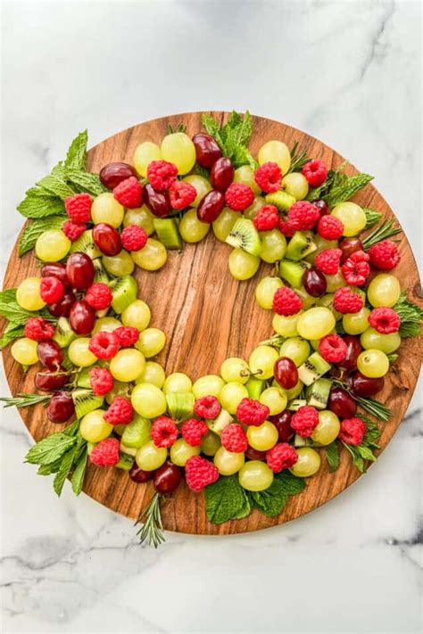 Christmas Fruit Wreath - This Healthy Table