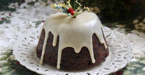Christmas Pudding (Plum Pudding) Recipe - Christina's Cucina