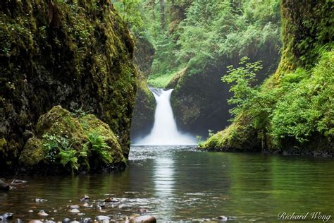 Punchbowl Falls | Columbia River Gorge National Scenic Area, Oregon ...