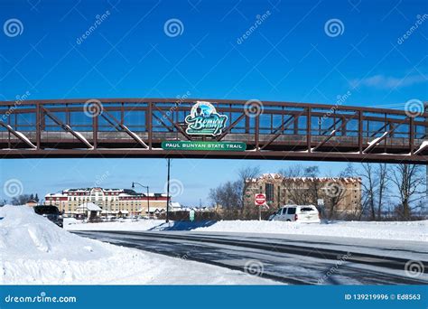 BEMIDJI, MN - 8 FEB 2019: Welcome Sign on Bike Trail Bridge in Winter ...