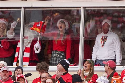 In pictures: Taylor Swift cheering on at Chiefs games - January 25, 2024 | Reuters