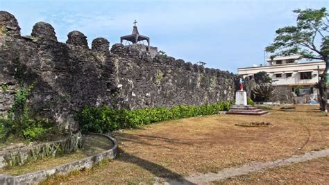 Capul Church and Municipal Hall