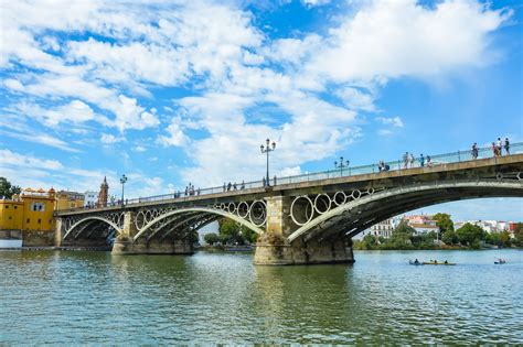 The guadalquivir river - Sevilla Moving