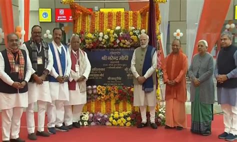 PM Narendra Modi inaugurates Ayodhya Dham Junction, flags off Amrit ...