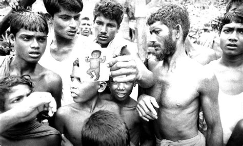 Free picture: Bangladesh, village, residents, examining