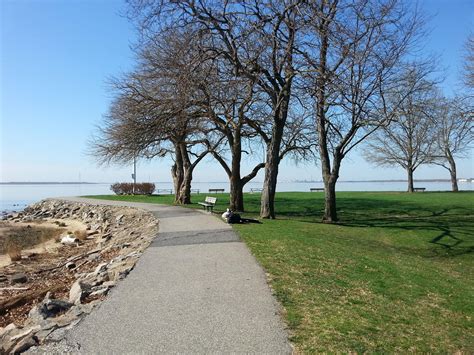 New Castle Battery Park - Delaware Bayshore Byway