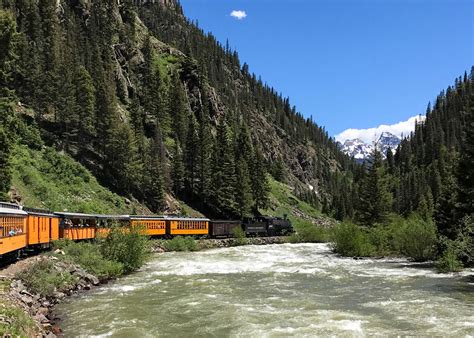 Riding the train on the Durango & Silverton Narrow Gauge Railroad | barefeetinthekitchen.com