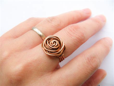 10 DIY Wire Rings You Can Wear To A New Year's Eve Party